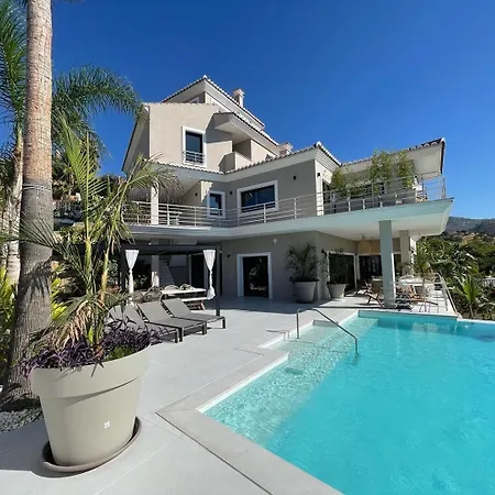 Ultimate Luxury Dream With 7 Bedrooms, Gym, And Infinity Pool 마르베야