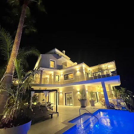 Ultimate Luxury Dream With 7 Bedrooms, Gym, And Infinity Pool 빌라 마르베야