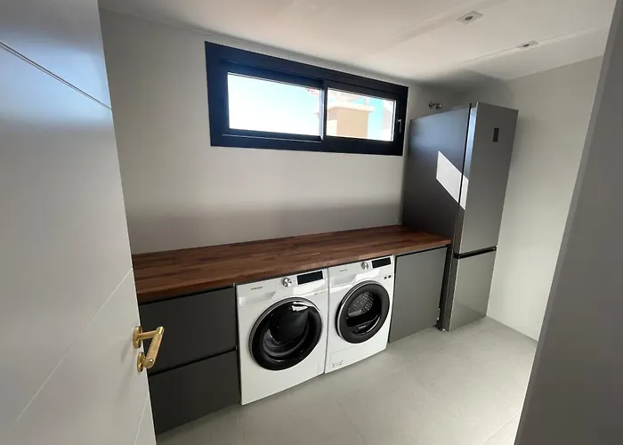 Ultimate Luxury Dream With 7 Bedrooms, Gym, And Infinity Pool 빌라