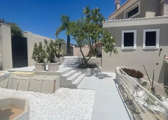 Ultimate Luxury Dream With 7 Bedrooms, Gym, And Infinity Pool 마르베야