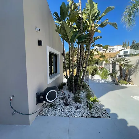 Ultimate Luxury Dream With 7 Bedrooms, Gym, And Infinity Pool ヴィラ *
