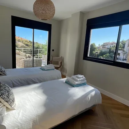 Villa Ultimate Luxury Dream With 7 Bedrooms, Gym, And Infinity Pool *