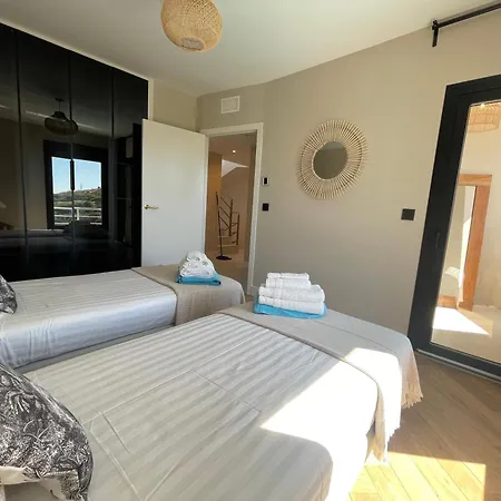 Ultimate Luxury Dream With 7 Bedrooms, Gym, And Infinity Pool Villa Marbella