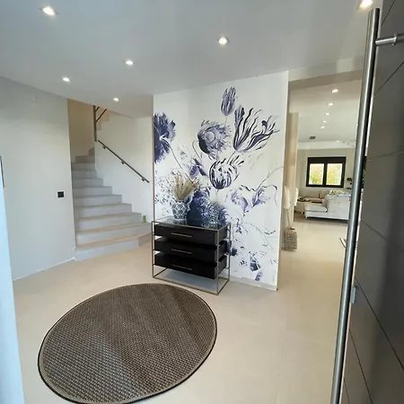 Villa Ultimate Luxury Dream With 7 Bedrooms, Gym, And Infinity Pool Marbella