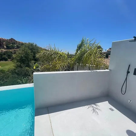 Ultimate Luxury Dream With 7 Bedrooms, Gym, And Infinity Pool マルベーリャ