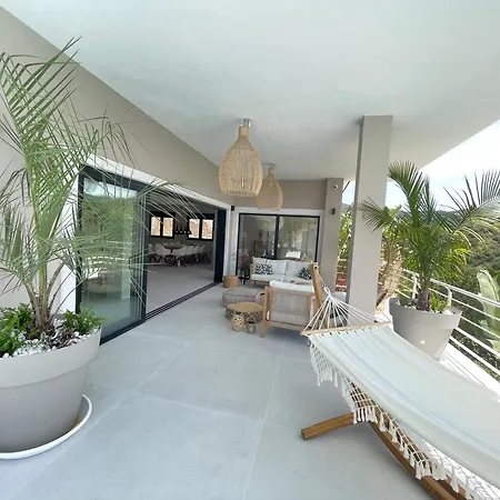 Ultimate Luxury Dream With 7 Bedrooms, Gym, And Infinity Pool マルベーリャ