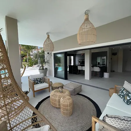 Ultimate Luxury Dream With 7 Bedrooms, Gym, And Infinity Pool ヴィラ