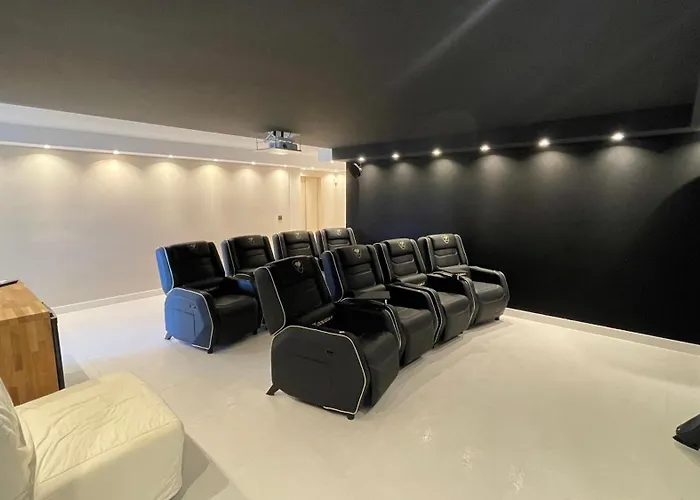 Ultimate Luxury Dream With 7 Bedrooms, Gym, And Infinity Pool Μαρμπέλλα