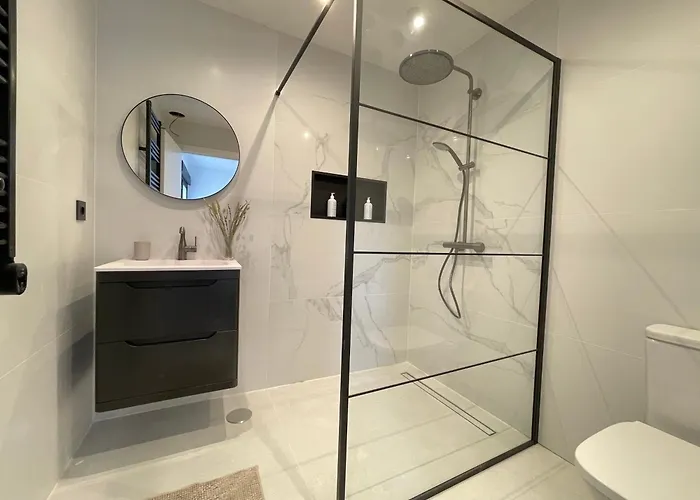 Ultimate Luxury Dream With 7 Bedrooms, Gym, And Infinity Pool *