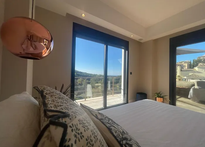 Ultimate Luxury Dream With 7 Bedrooms, Gym, And Infinity Pool Вілла