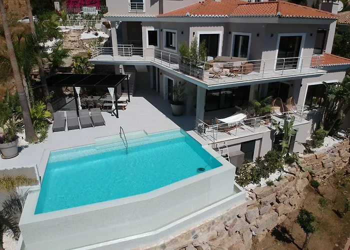 Ultimate Luxury Dream With 7 Bedrooms, Gym, And Infinity Pool Μαρμπέλλα