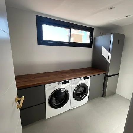 Ultimate Luxury Dream With 7 Bedrooms, Gym, And Infinity Pool 别墅