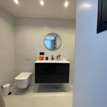 别墅 Ultimate Luxury Dream With 7 Bedrooms, Gym, And Infinity Pool *