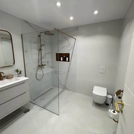 Ultimate Luxury Dream With 7 Bedrooms, Gym, And Infinity Pool 别墅 马尔韦利亚