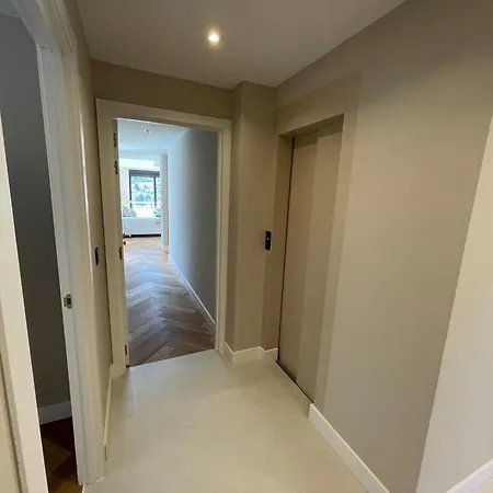 Ultimate Luxury Dream With 7 Bedrooms, Gym, And Infinity Pool 别墅