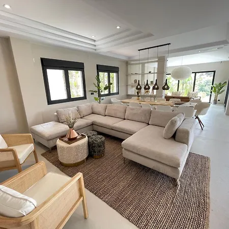 别墅 Ultimate Luxury Dream With 7 Bedrooms, Gym, And Infinity Pool 马尔韦利亚