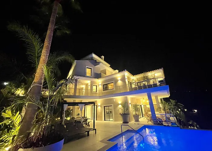 Ultimate Luxury Dream With 7 Bedrooms, Gym, And Infinity Pool Vila Marbella