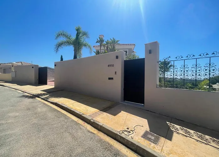 Vila Ultimate Luxury Dream With 7 Bedrooms, Gym, And Infinity Pool *