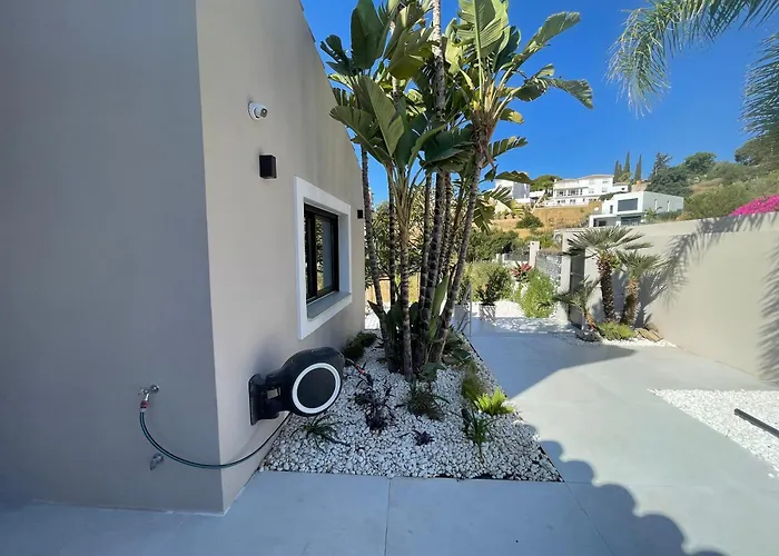 Ultimate Luxury Dream With 7 Bedrooms, Gym, And Infinity Pool Vila *