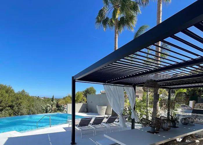 Vila Ultimate Luxury Dream With 7 Bedrooms, Gym, And Infinity Pool