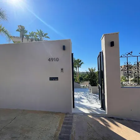 Ultimate Luxury Dream With 7 Bedrooms, Gym, And Infinity Pool *