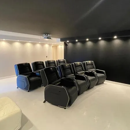 Ultimate Luxury Dream With 7 Bedrooms, Gym, And Infinity Pool Marbella