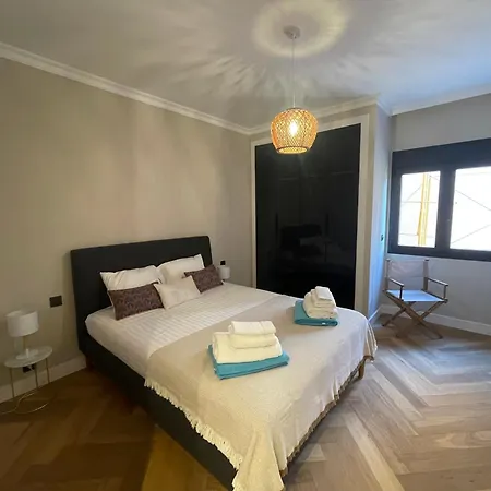 Villa Ultimate Luxury Dream With 7 Bedrooms, Gym, And Infinity Pool *