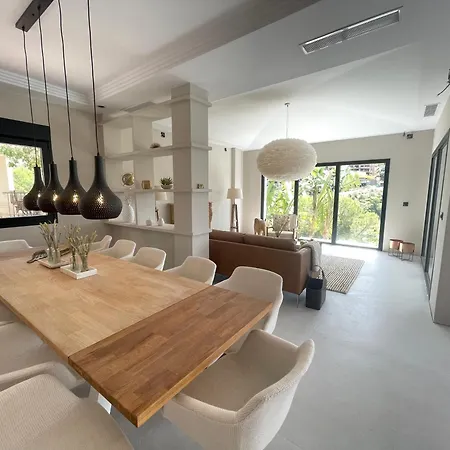 Ultimate Luxury Dream With 7 Bedrooms, Gym, And Infinity Pool